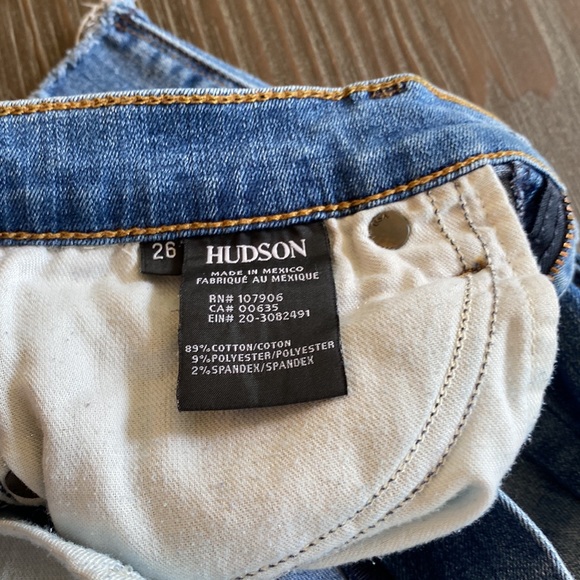 Hudson distressed jeans with raw edge at ankles size 26. - Picture 6 of 12